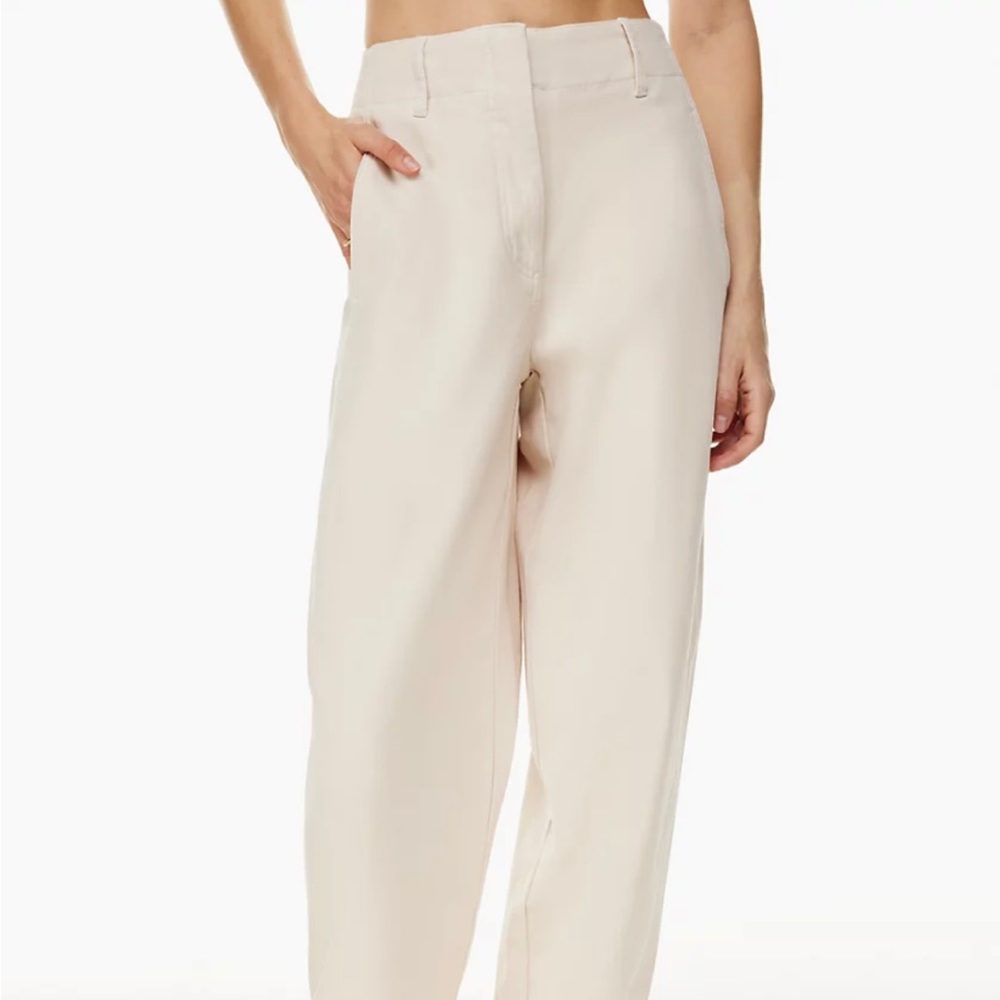 SOLD!!! Aritzia Ascendant Pants in Gd Birch